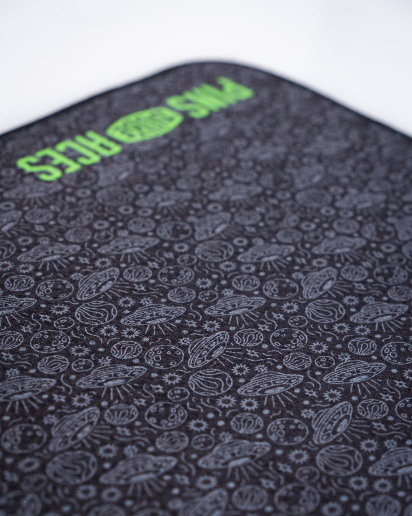 HEYDUDE - Black Hole Towel